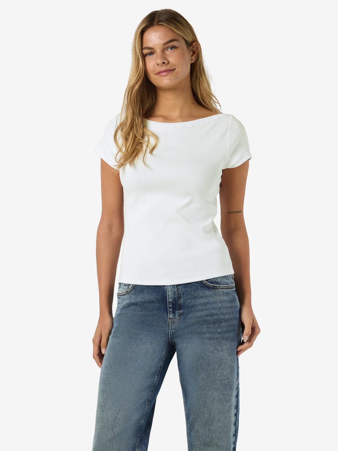 model_shot-front
